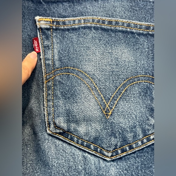 Levi’s Jeans - Picture 4 of 9